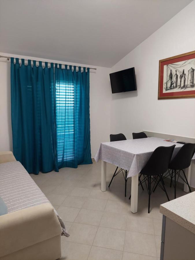 Apartment Roglic Rab Town Exterior foto